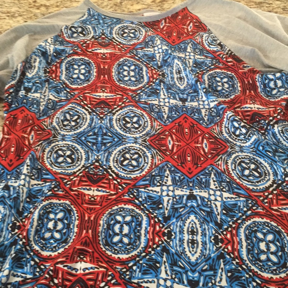 Beautiful perfect Condition 3XL Lularoe Randy tee
